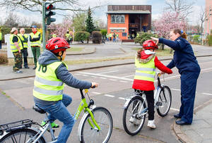 Jugendverkehrsschulen sind unverzichtbar: Hier lernen Kinder unter ungefährlichen Bedingungen, sich im Verkehr zurechtzufinden – mit oder ohne Fahrrad.
