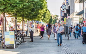 Shopping in der Wilmersdorfer Straße.