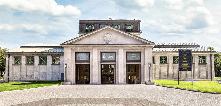 Eingangsgebäude zum U-Bahnhof Wittenbergplatz. Foto: Ingenieurbüro Mrawietz und Gebauer Steinmetzarbeiten GmbH