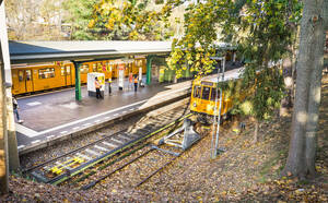 Endstation: Am U-Bahnhof Krumme Lanke enden die Gleise.