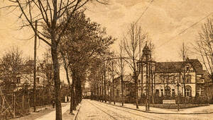 Rechts der Paulinenplatz von 1903. Archiv Jörg Becker