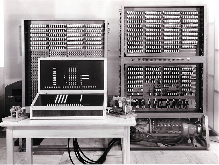 Der Z3, der erste funktionsfähige Digitalrechner der Welt. Foto mit freundlicher Genehmigung von Professor Dr. Dipl.-Ing. Horst Zuse