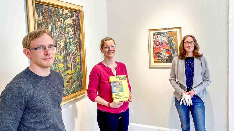 Engagiertes Museums-Team (v.r.n.l.): Kuratorin Jasmin-Bianca Hartmann, Museumsleiterin Dr. Irene von Götz und Wissenschaftlicher Mitarbeiter Christopher Heise. Foto: Museen Tempelhof-Schöneberg