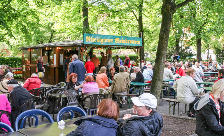 Weinbrunnen auf dem Rüdesheimer Platz.