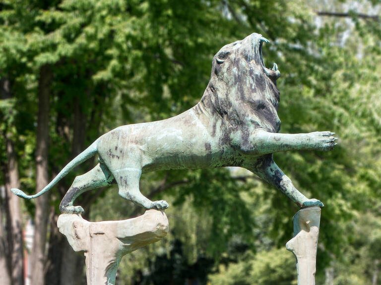 Bronzeskulptur am Bayerischen Platz.