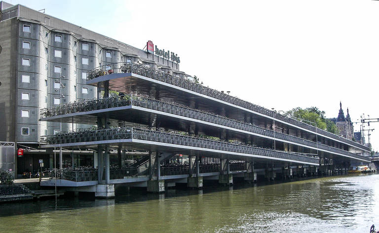 Ganz so groß wie diese Fahrradparkhaus in Amsterdam wird es wohl nicht...