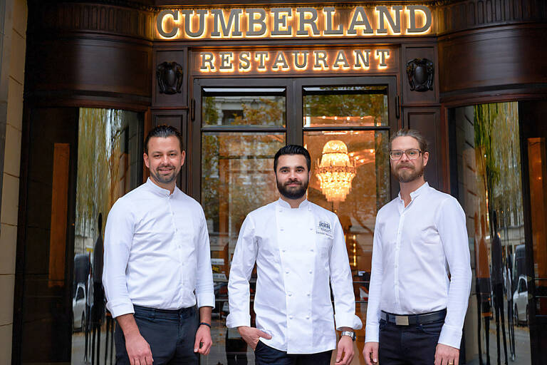 Sommelier Steve Hartzsch, Küchendirektor Dennis Melzer und Restaurantleiter Benjamin Becker (v.l.n.r.). Foto: Cumberland Restaurant