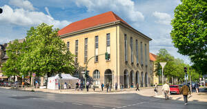 Neue Herausforderungen für kommende Zeiten – Klimaschutz wird ein wichtiges Thema im Rathaus Zehlendorf.