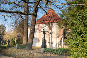 Friedhof an der Alten Dorfkirche.