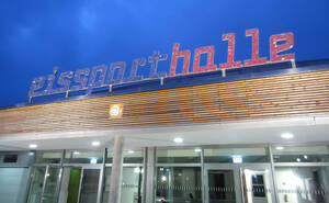 Wieder für Inline- und Rollschuhsport geöffnet: Die Halle PO9 in Charlottenburg. Foto: Bezirksamt, KHMM