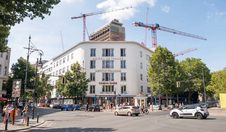 Maison de France am Kurfürstendamm/Ecke Uhlandstraße.