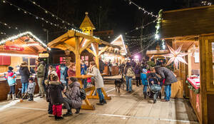 Weihnachtsmarkt auf der Dorfaue.