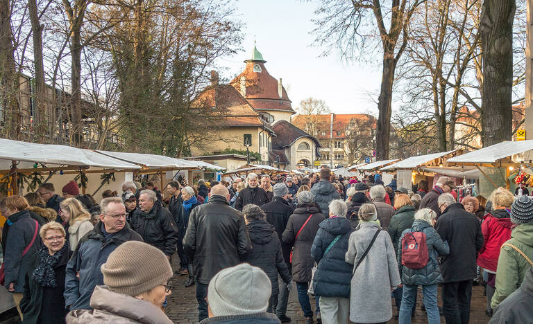 Der Weihnachtsmarkt ist ein Besuchermagnet.