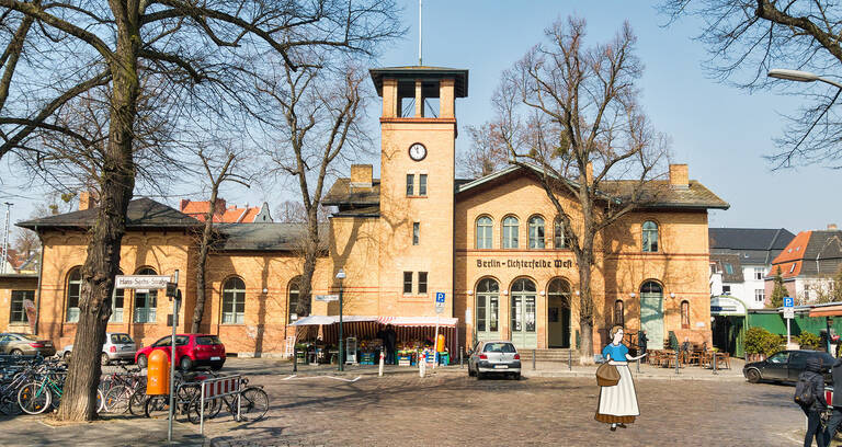 Bürgertreffpunkt am Bahnhof Lichterfelde West.