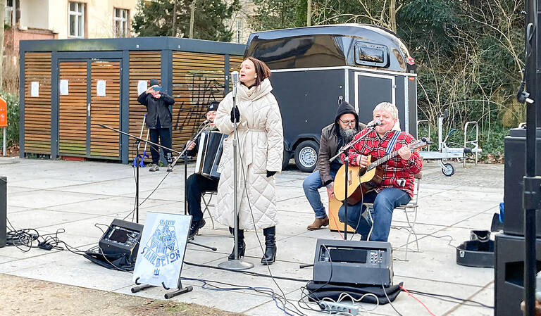 Konzert der Kult-Band Papa Karlo aus Charkiw im Charkiw-Park. Foto: BA ST