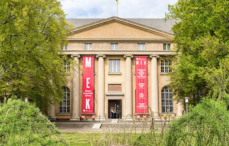 Das Museum Europäischer Kulturen befindet sich in dem ältesten Museumsbau in Dahlem.