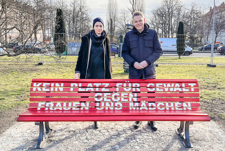 Bezirksstadträtin Saskia Ellenbeck und Bezirksbürgermeister Jörn OltmannFoto: Pressestelle Tempelhof-Schöneberg