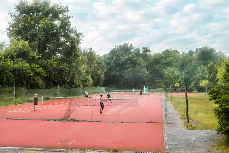 Kostenloser Spielspaß auf den Tennisplätzen Harbigstraße. Foto: BACW