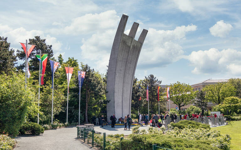 Das Luftbrückendenkmal am Flughafen Tempelhof.