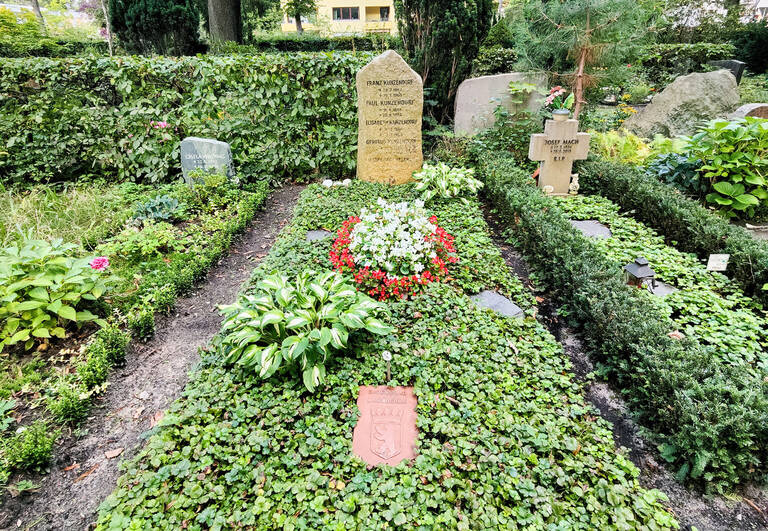 Ehrengrab auf den Friedhof Zehlendorf an der Onkel-Tom-Straße.