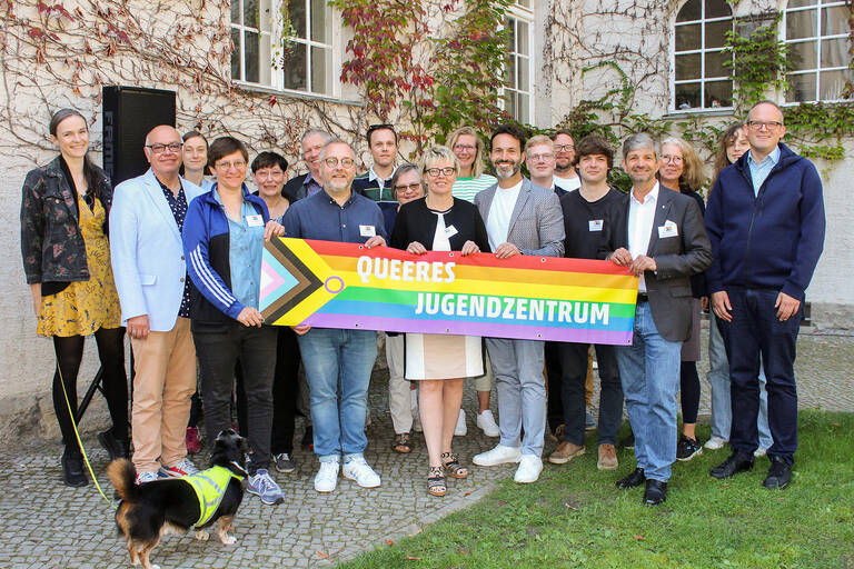 Bezirksamt und Kirche machen sich mit diesem Projekt gemeinsam stark für queere junge Menschen. Foto: BA TS