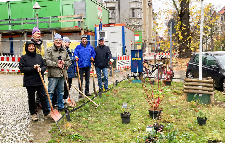 Ihren Kiez zum Blühen bringen will das Team der BI Blumenkiez. Foto: BI Blumenkiez