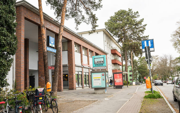 Die Ladenstraße ist wieder komplett geöffnet und feiert das am 4. Mai.