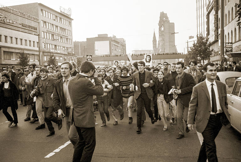 Demonstration gegen den Vietnamkrieg, 21. Oktober 1967 . © Bundesstiftung Aufarbeitung, Klaus Mehner