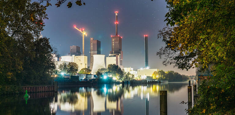 Nahe Kraftwerk Lichterfelde wurde ein Anschlag auf eine Kabelbrücke verübt. Foto 2024