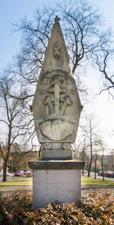 Kriegerdenkmal auf dem Dahlemer Dorfanger.