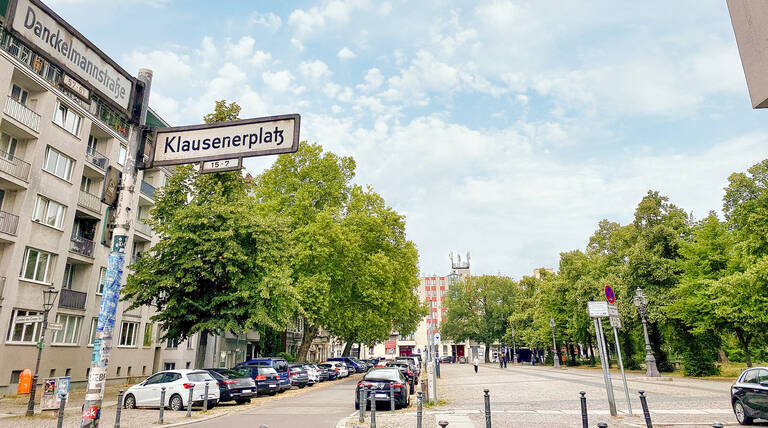 Der 282. Kiezspaziergang startet am Samstag, 8. August auf dem Klausenerplatz, Ecke Danckelmannstraße. Foto: BA CW