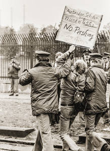 Blockade der Andrew-Barracks durch Demonstranten im Jahr 1983. Foto: Kristina Eriksson