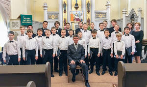 Knabenchor „Kamerton Volgograd“ mit Serge Lopatin. Foto: Gisela Krehnke