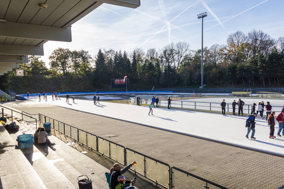 Ziel für Schlittschuhfans Saison im HorstDohmEisstadion hat begonnen Ziel für Schlittschuhfans Saison im HorstDohmEisstadion hat begonnen