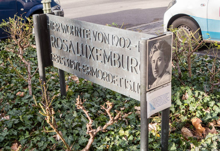 Gedenktafel in der Cranachstraße 58.