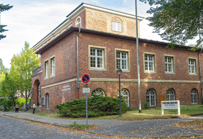Die Volkshochschulen in Deutschland werden 100! Die Victor-Gollancz-Volkshochschule feiert mit.