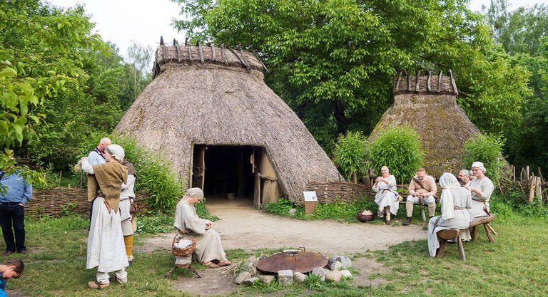 Im Museumsdorf Düppel tauchen die Besucher in die Welt des Mittelalters ein.