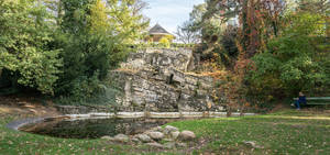 Die Felsformation erinnert an Rüdersdorfer Kalksteine.