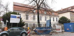 Außen schon schick, innen wird noch gebaut. Im Frühsommer soll das Schoeler-Schlösschen eröffnen.