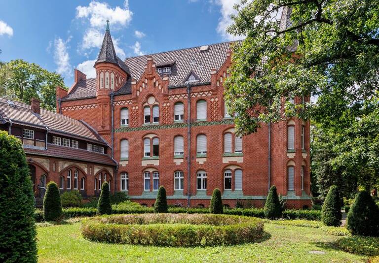 Das Rother Stift bekommt finanzielle Unterstützung bei der Dachsanierung. Foto: Deutsche Stiftung Denkmalschutz/Roland Rossner