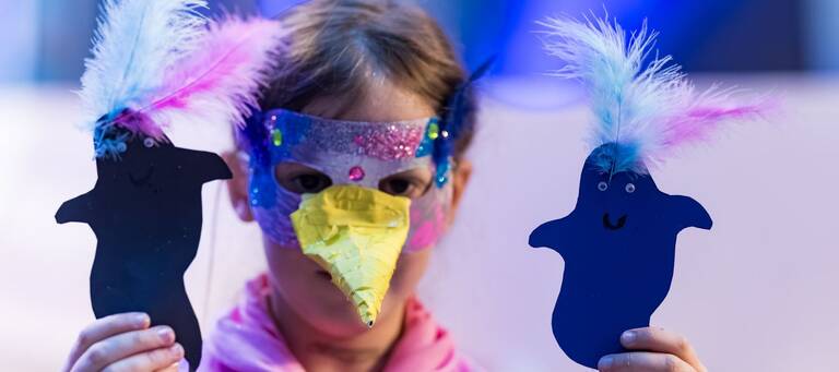 Kreativ und lustig-gruselig – Impression von der Familiennacht 2024. Foto: Kay Herschelmann
