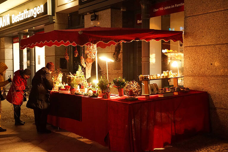 „Weihnacht to go“ lädt zum Bummel durch den Kranoldkiez ein.