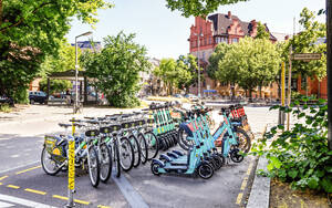 Jelbi-Punkt am U-Bahnhof Friedrich-Wilhelm-Platz. Foto: BVG/Elke Stamm