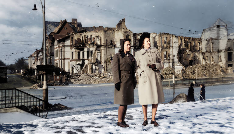 Die Kreuzung „Lankwitz Kirche“ nach der Lankwitzer Bombennacht im August 1943. Archiv Martin Haesner
