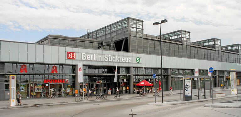 Dank der Kooperation zwischen Bezirksamt und DB gibt es Verbesserungen am Bahnhof Südkreuz.