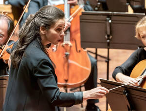 N&oacute;ra F&uuml;zi, Orchesterleiterin seit 2019. Foto: privat