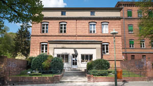 Blindenhilfswerk an der Rothenburgstraße 14-15.