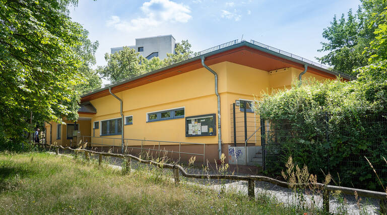 Im Juli gibt es ein buntes Programm in den Freizeitstätten - hier das Maria-Rimkus-Haus an der Gallwitzallee.