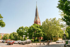 Die Trinitatiskirche am Karl-August-Platz bietet Schutz bei Hitzewarnungen.