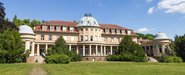 Herrenhaus Correns, Gartenseite.
